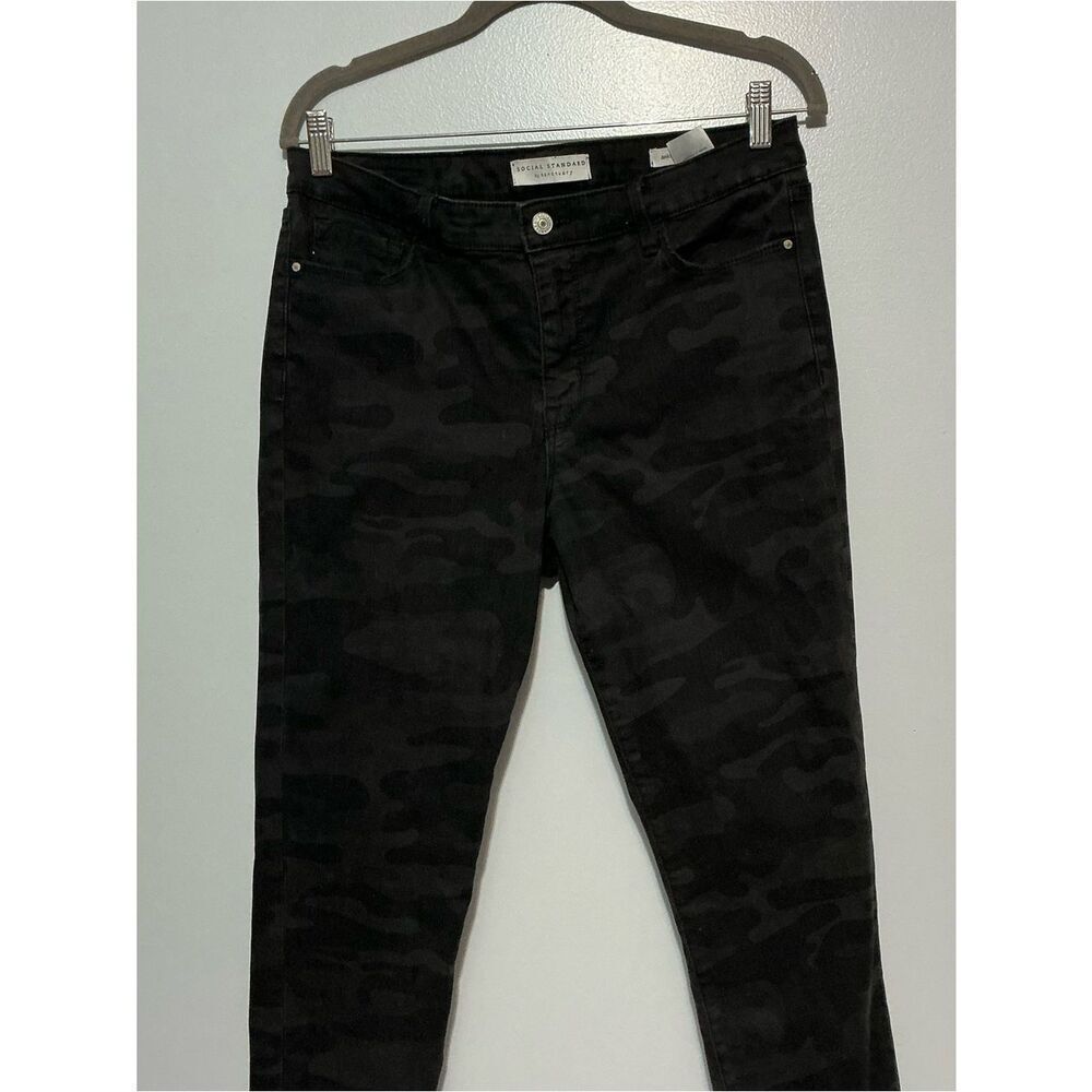 Sanctuary Social Standard mid-rise black camo ankle skinny jeans size 12